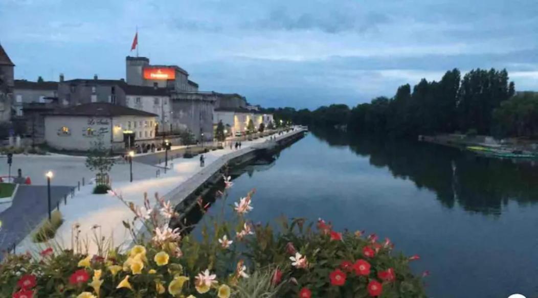 LE CHARMANT # Cœur de Cognac # Courette Extérieur photo
