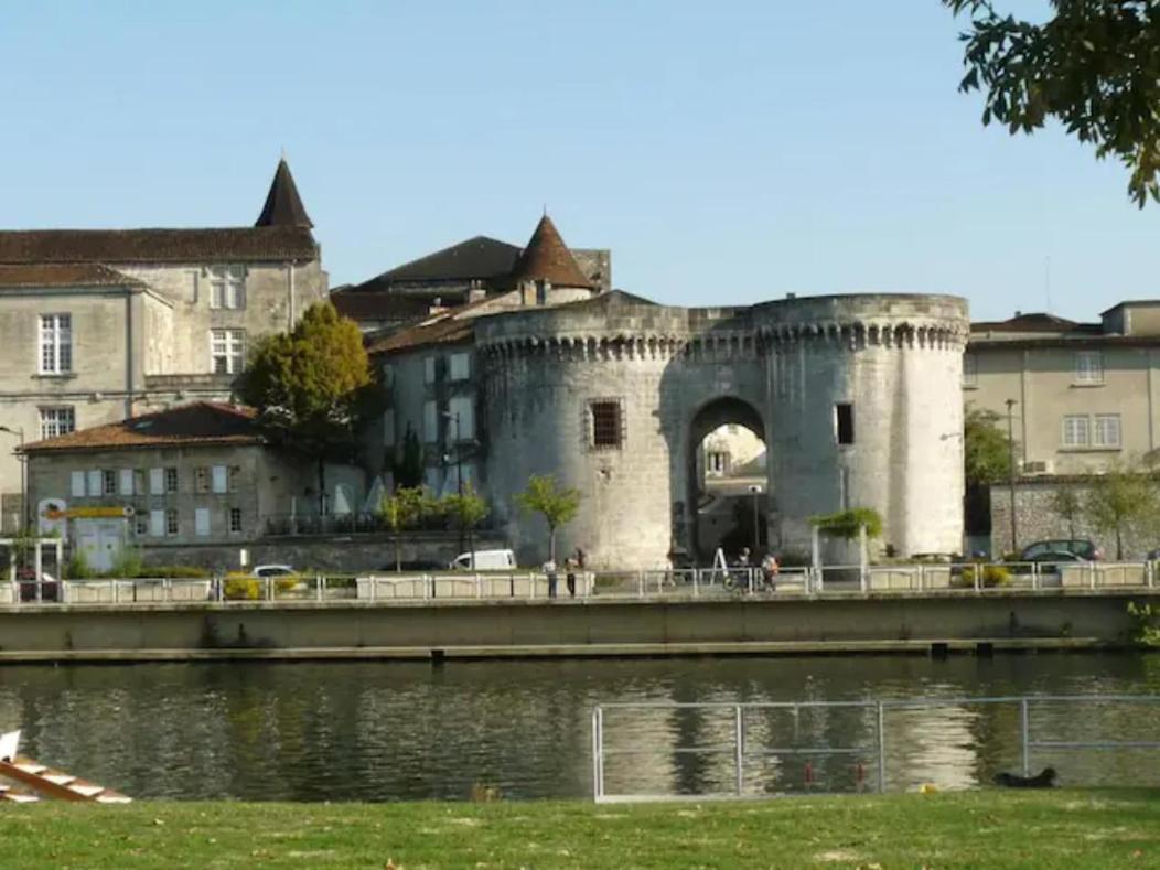 LE CHARMANT # Cœur de Cognac # Courette Extérieur photo